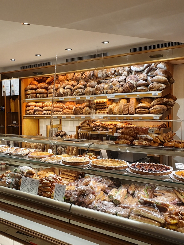suisse echandens boulangerie jacquat vitrine pain cake bread patisserie
